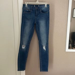 Mudd Jeans, jegging skinny fit with minimal distressing on knees, dark wash
